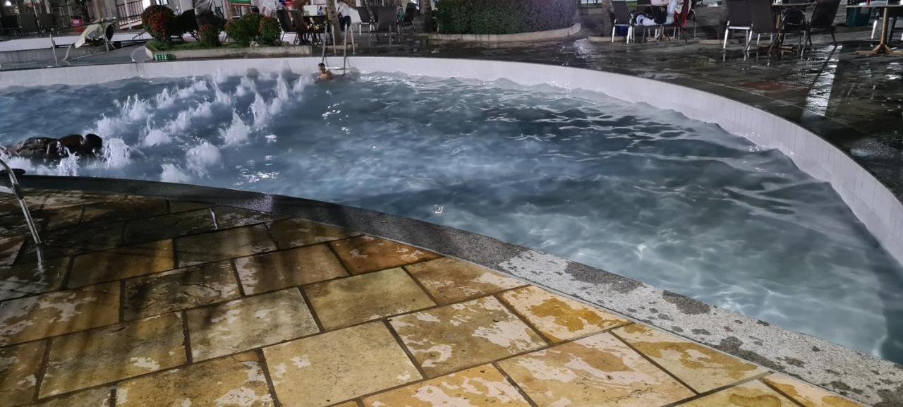 Thermas Lacqua Diroma Com Piscina De Ondas Gratis 24Horas Caldas Novas Exteriör bild